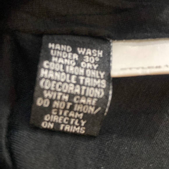 Beautiful blouse - Picture 7 of 9